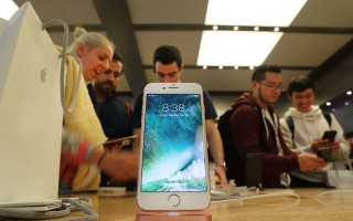 苹果是否应该在美国生产iPhone？