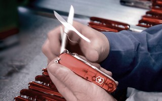 各國對刀具檢查趨嚴 瑞士軍刀改售不帶刀新品