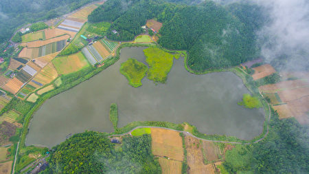 台湾宜兰双连埤浮岛 台风后竟飘移百米 台湾宜兰双连埤浮岛 台风后竟飘移百米