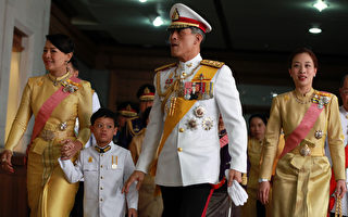 泰王普密蓬辞世 王储继位受瞩目