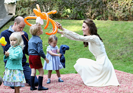 喬治王子和夏洛特公主在派對上。 (Chris Jackson - Pool/Getty Images)