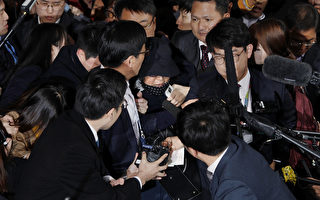朴槿惠丑闻神秘女主角现身 接受检方调查