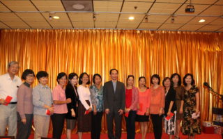 华人活动中心晚宴答谢亚城教师及记者