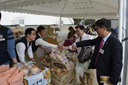 市议员顾雅明出席韩国丰收节。