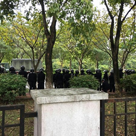 11月10日,索尼電子華南有限公司數千名員工罷工,抗議公司被大陸民營企業收購。(網絡圖片)