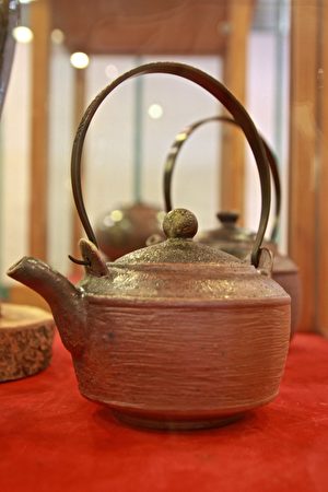朱成龍作品-時光倒流。(許享富 /大紀元)