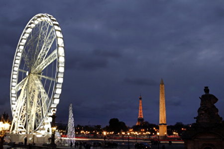 协和广场（Place de la Concorde）的摩天轮，从摩天轮上可俯瞰香榭丽舍大道、罗浮宫及杜乐丽花园。(Chesnot/Getty Images)