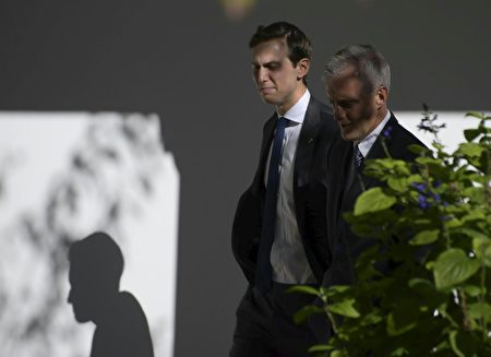 White House Chief of Staff Denis McDonough (R) and Jared Kushner, an aid of Republican presidential nominee Donald Trump are seen at the White House November 10, 2016. US President Barack Obama met Republican President-elect Donald Trump on transition planning in the Oval Office. / AFP / JIM WATSON (Photo credit should read JIM WATSON/AFP/Getty Images)