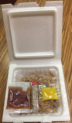 「四付紅納豆」內附的醬油包,標示產地為茨城縣下妻市。(食藥署/提供)
