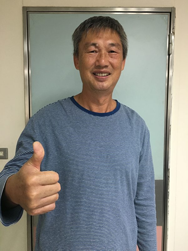 今年刚退休的国道警察杨国柱默默行善27年不间断,捐款已超过30万元,帮助了无数的弱势病患。(南投医院提供)