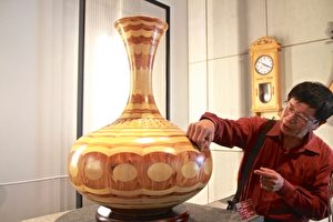 黄文彬的创作,每一细节都是精准打磨、密接合完成的工艺作品。(许享富 /大纪元)