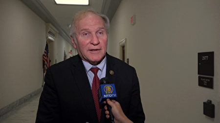 美国会资深议员夏波(Steve Chabot)支持神韵赴港演出。(林帆/大纪元)