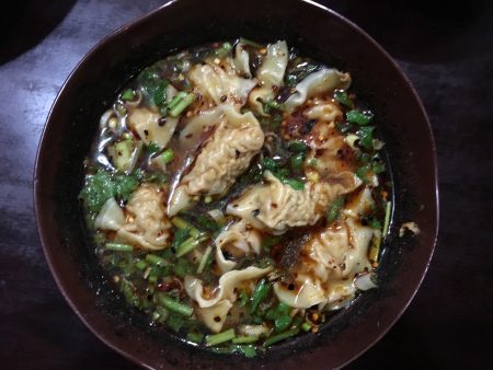酸辣餃雖然不是米線,但是因為酸辣可口,非常開胃,是老外顧客的最愛。