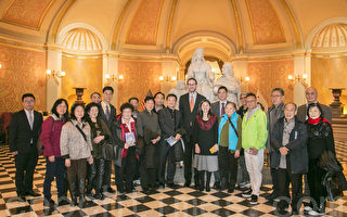 旧金山华人受邀访问州府    进一步认识民主权益