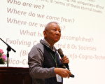 中央研究院院士曾志朗6日受邀参加“汉字与汉字教育国际研讨会”,除了发表有关汉字演化与科技使用相关专题,受媒体采访时表示,有兴趣学习文化者,自然会回到正体系统上。(高雄师范大学提供)
