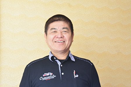 许益华是专门办桌的素食料理师傅,全台从南到北都有邀请他办桌的客人。(赖瑞/大纪元)