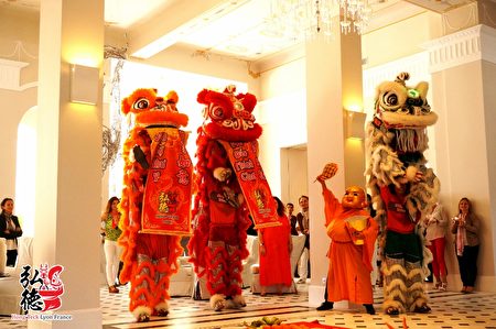 里昂弘德舞獅隊出席各種慶典場合表演。(Hong Teck Lyon提供)
