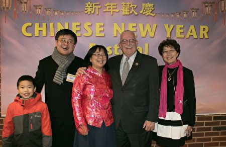 維州多位聯邦議員和政府官員特地前來參加,向社區華人送上新年祝福。(李莎/大紀元)