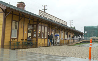 百年車站搖身變 遮風避雨咖啡屋