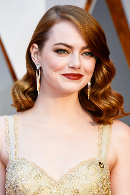 HOLLYWOOD, CA - FEBRUARY 26: Actor Emma Stone attends the 89th Annual Academy Awards at Hollywood & Highland Center on February 26, 2017 in Hollywood, California. (Photo by Frazer Harrison/Getty Images)
