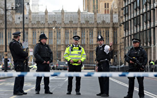 伦敦恐袭 国会议员人工呼吸救警察