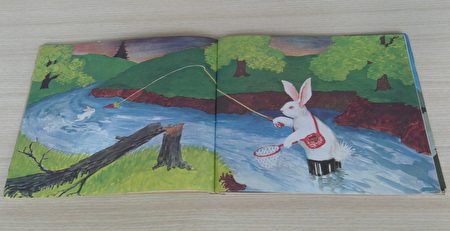 绘本《逃家小兔》,马格丽特.怀兹.布朗1942年作品。小兔想像力十足的告诉妈妈要逃家,妈妈回答天涯海角也会找到他,以其幽默感和创意,陪着小兔大玩逃家语文游戏。是一本流传久远的经典名作。(李梅翻摄/大纪元)