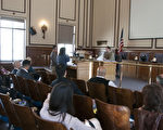 4月19日舊金山訪谷區居民在公眾健康部的聽證會上陳情。（周鳳臨／大紀元）