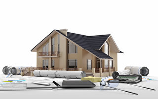 屋主与承包商购买建筑契约，能保障自身权益尽量不受到损失。（Shutterstock）