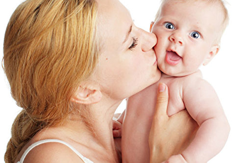 研究發現，嬰兒開始發出咿呀聲的時候，預示着他將會在某一時刻說出其第一個單詞了。（Fotolia）