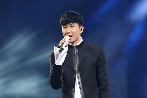 林俊傑在「2017 hito流行音樂獎」登台獻唱。（台北之音提供）