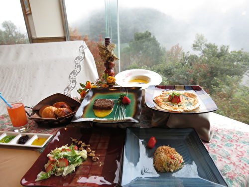 獨具品味的餐食饗宴。(竹美山閣提供)