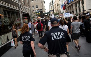 反种族主义暴行 纽约千人街头抗议