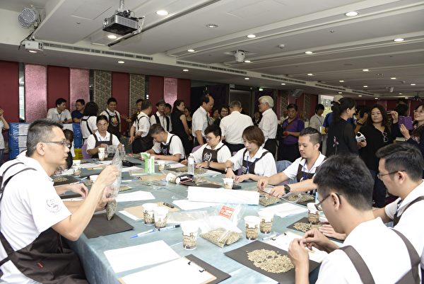 全國精品咖啡豆評鑑22日在斗六三好國際酒店隆重開幕。（雲林縣府提供）