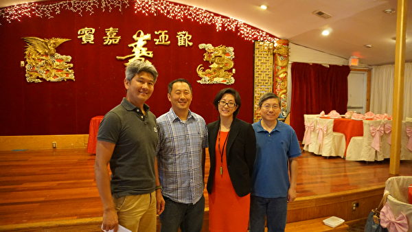 会长林威伸（左一）、柯杰议先生（右一）和两位发言人合影。（图片由北美台湾医师协会提供）