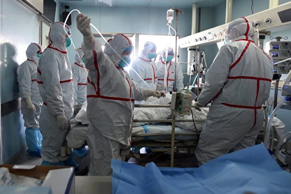在過去的一年，中國爆發了H7N9禽流感有史以來的最大疫情。H7N9在2013年3月首次被發現。這種禽流感可以致死。( STR/AFP/Getty Images)