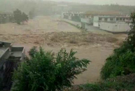 去年7月19日该村发生洪灾时的情景。（村民提供）