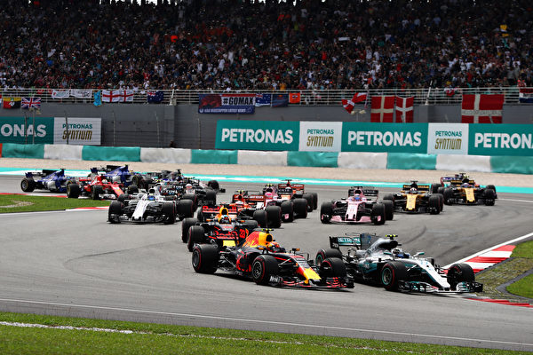 本场比赛是马来西亚最后一次举办F1分站赛，也是雪邦赛道的告别战。(Photo by Mark Thompson/Getty Images)
