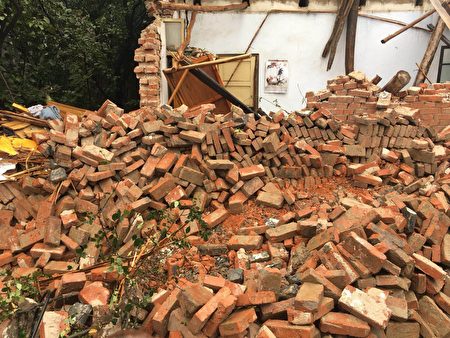 10月2日，河南郑州市高新区百炉屯村再次发生强拆打伤村民事件。（受访者提供）