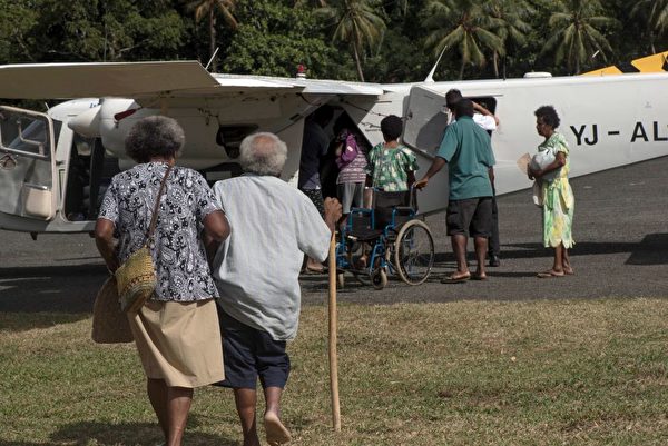 瓦努阿图的安巴海岛居民全面撤离家园。(DAN MCGARRY/AFP/Getty Images)