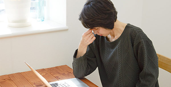 肾上腺疲劳症表现为疲劳犯困、焦虑失眠等，如何摆脱？(Shutterstock)