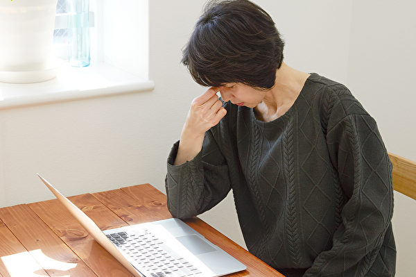 肾上腺疲劳症表现为疲劳犯困、焦虑失眠等，如何摆脱？(Shutterstock)