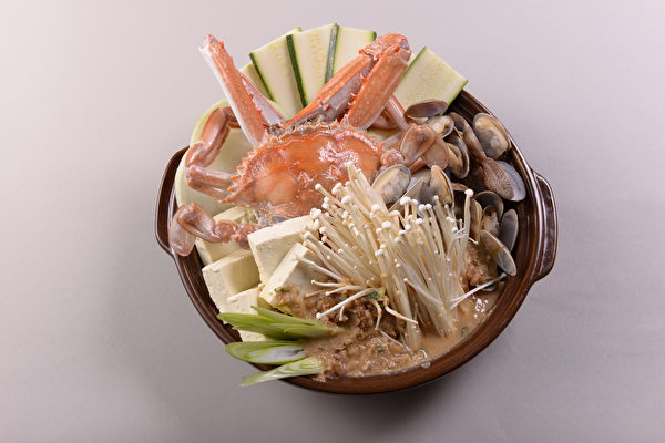 韓式火鍋,湯底鮮美(Poong提供)