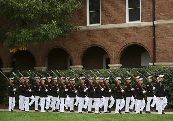 重建美国军队，提高军力是川普施政首要目标之一 。(Mark Wilson/Getty Images)