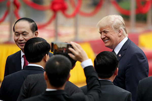 川普说，贸易已经成为美越两国关系的一个非常重要元素。( LUONG THAI LINH/AFP/Getty Images)