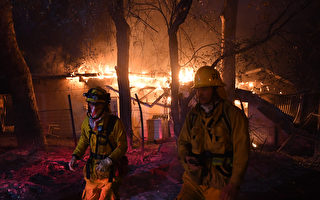 加州野火蔓延至沿海城市 更多居民連夜撤離