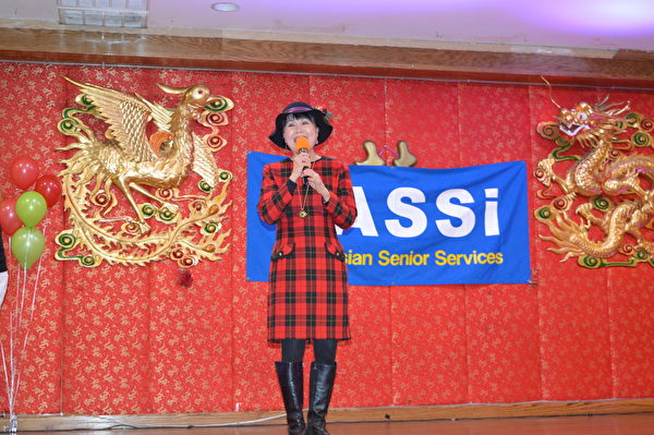 PASSi创办人及执行主任崔英佳（Im Ja Choi）女士致祝词。（金明/大纪元）