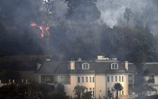 豪宅区野火肆虐 洛杉矶15万人撤离405关闭一段