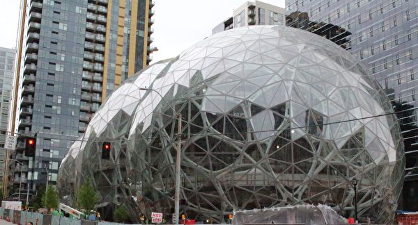 亞馬遜在西雅圖的最新辦公大樓「球體」（Spheres）下週正式啟用。（GLENN CHAPMAN/AFP/Getty Images）