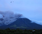 菲律賓火山連日噴發 意外恢復完美圓錐體