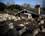 加州泥石流17死43失踪 男子挖泥4英尺救嬰兒
